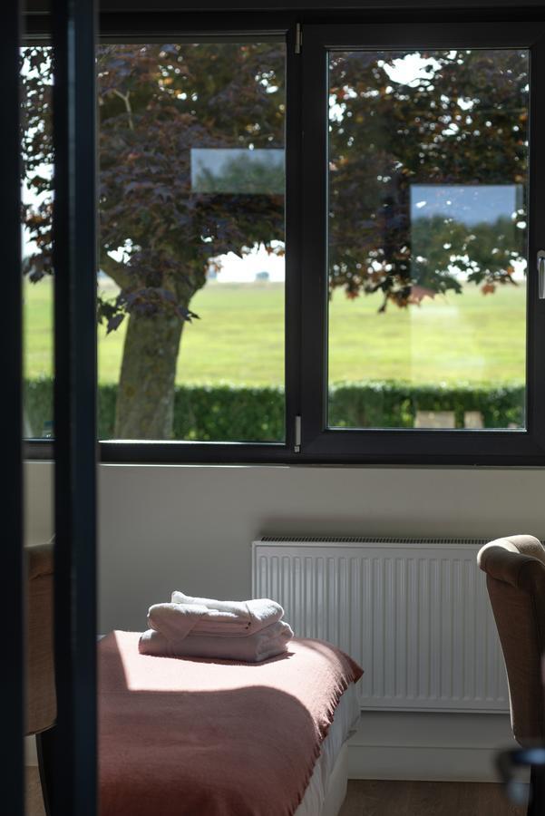 Logis Hotel & Restaurant De L'Aerodrome De La Baie De Somme Buigny-Saint-Maclou Eksteriør billede